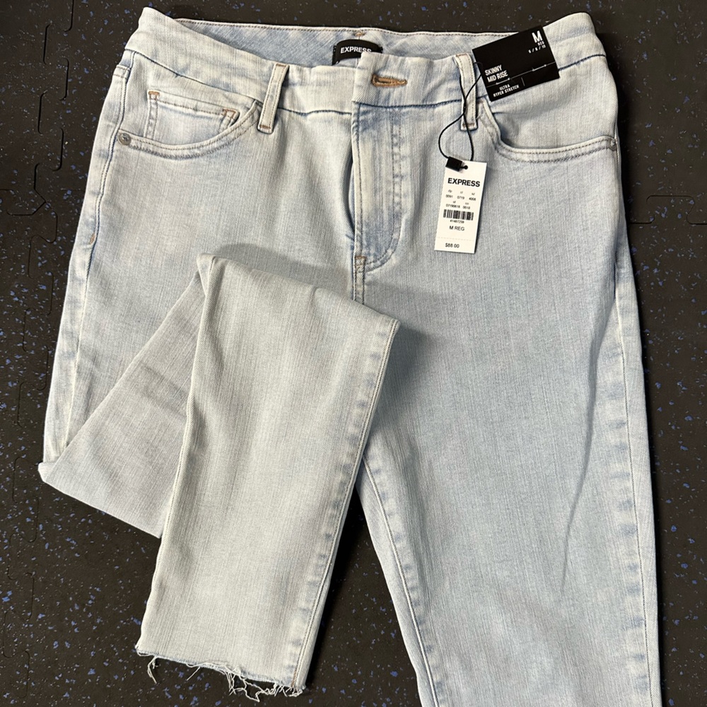 Express size medium mid rise skinny jeans